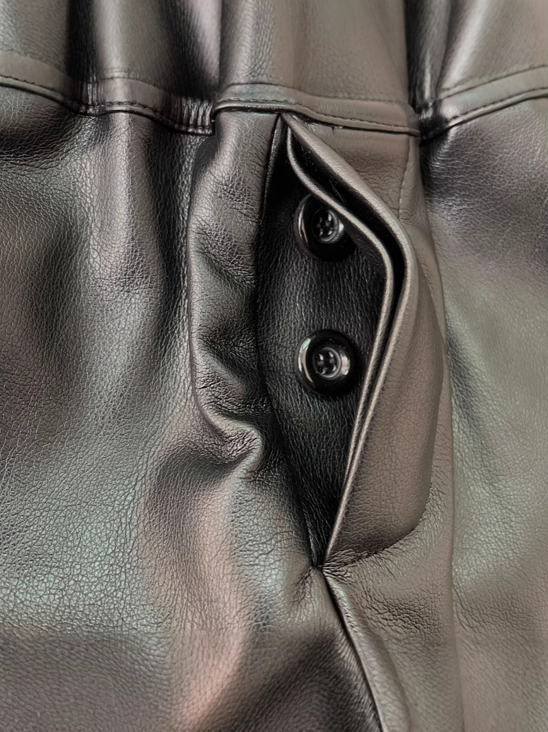CONTRAST LEATHER SHORTS